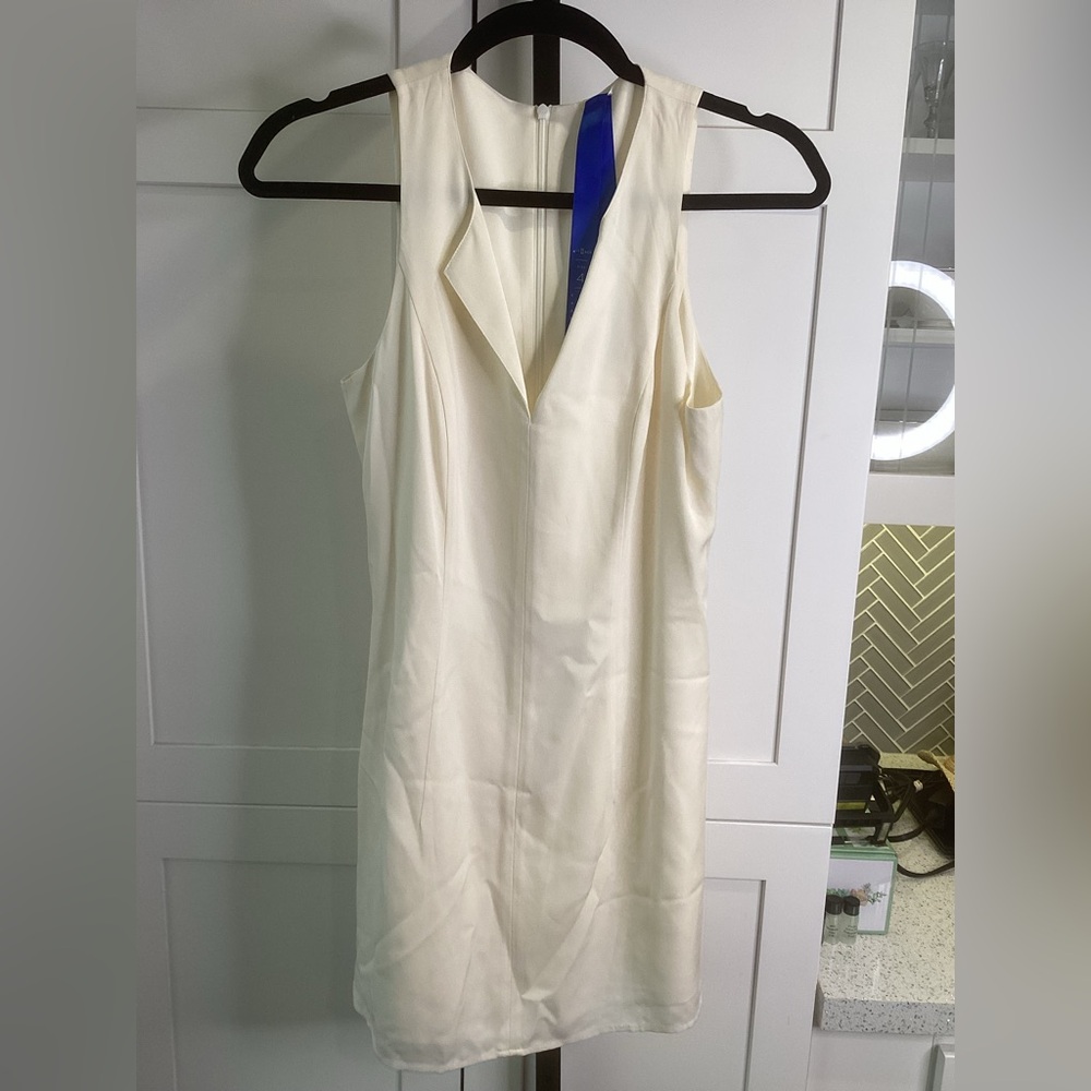 Kit & Ace Elegant Cream Sleeveless Romper, size 4